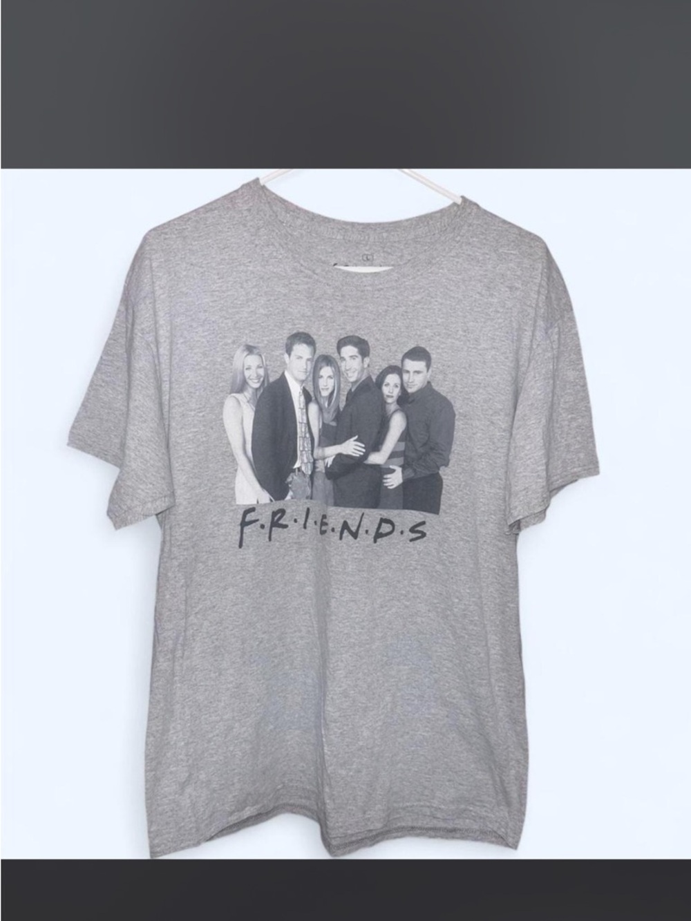 Ripple Junction Gray 'F.R.I.E.N.D.S' Cast Photo Graphic Tee